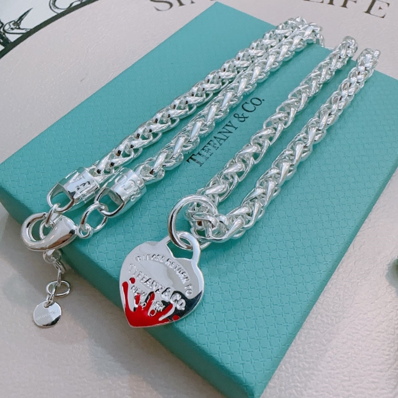 T*f*ny necklaces